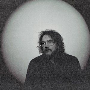 JEFF TWEEDY GIRA EN FEBRERO